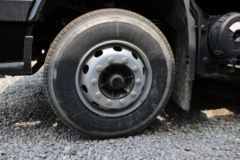 东风商用车 天锦KR 300马力 6X2 9.8米栏板载货车(国六)