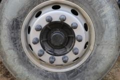 东风商用车 天龙KL重卡 300马力 6X2 9.6米栏板载货车(国六)