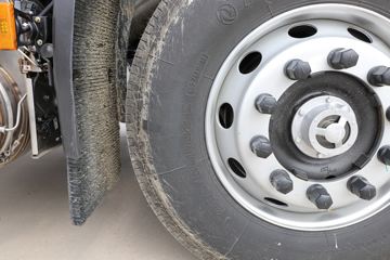 �������ó� ����KL�ؿ� 465���� 4X2ǣ����(����)ͼƬ