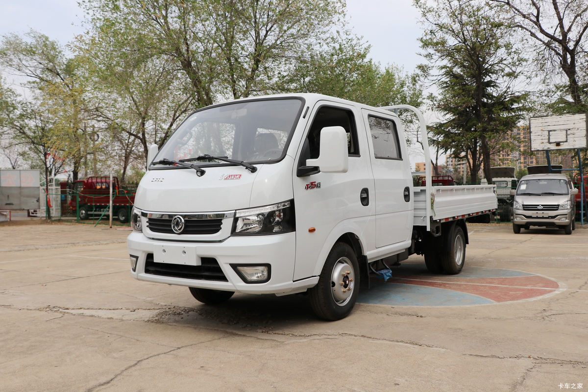 东风途逸 T5 1.6L 122马力 汽油 2.725米双排栏板小卡(国六)