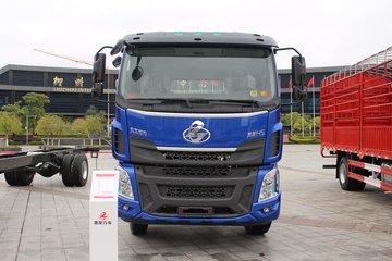 东风柳汽 乘龙H5 240马力 6X2 运油车(中汽力威牌)(HLW5257GYY5LZ)