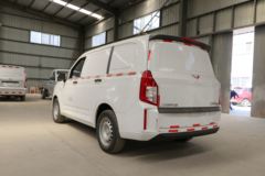 五菱 宏光PLUS 2019款 147马力 2座1.5L 厢式运输车(国六)