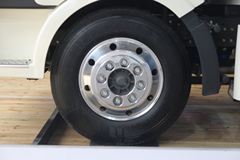 一汽解放 J6L中卡 140马力 4X2 6.8米厢式载货车(新道依茨)(CA1160P62K1L4E4)