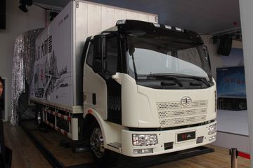 一汽解放 J6L中卡 140马力 4X2 6.8米厢式载货车(新道依茨)(CA1160P62K1L4E4)