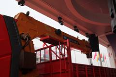 一汽解放 J6M 260马力 6X4 随车吊(CA5250QSYP63K1L5T1E4)