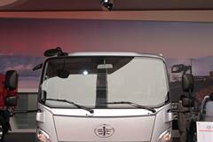 一汽通用 F330速豹 豪华型 150马力 3860轴距单排轻卡底盘(CA1063PK45l3E1)