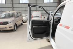 五菱 宏光PLUS 2019款 147马力 2座1.5L 厢式运输车(国六)