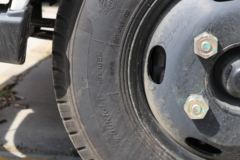 江铃 顺达窄体 116马力 4.21米单排厢式轻卡(JX5044XXYXGQ2)