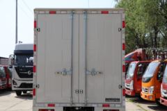 江铃 顺达窄体 116马力 4.21米单排厢式轻卡(JX5044XXYXGQ2)