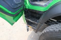 中国重汽成都商用车 力狮 220马力 6X2 5.3米自卸车(CDW3240A1R5)