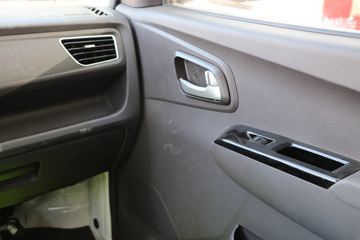 ���� ����M2 1.5L 116���� ���� 3.1��˫����ʽ΢��(����)ͼƬ