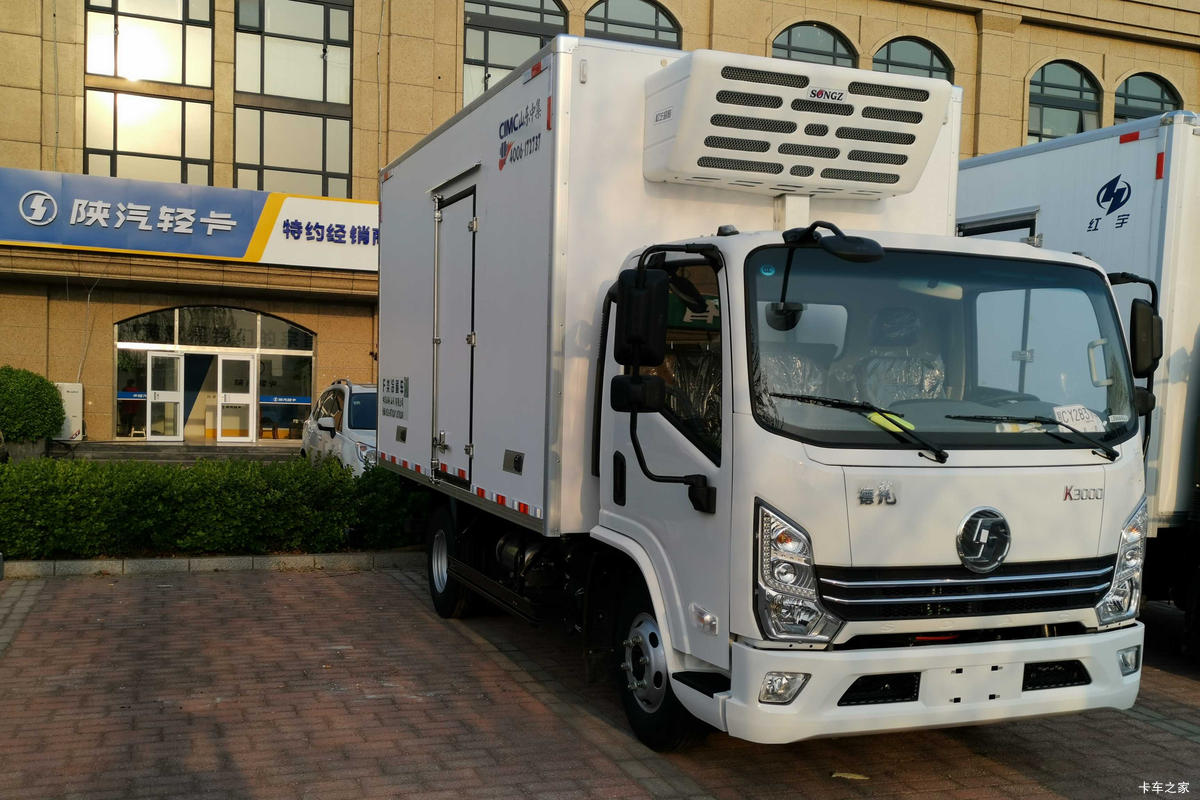 陕汽轻卡 德龙K3000 130马力 4X2 4.08米插电式混合动力冷藏车