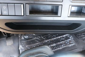 �ൺ��� ��V�п� 2.0�� 220���� 4X2 6.75�������ػ���(���)(����)(CA1168PK15L2E6A80)ͼƬ