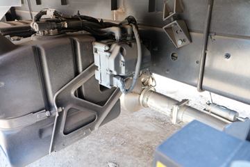 �ൺ��� ��V�п� 2.0�� 220���� 4X2 6.75�������ػ���(���)(����)(CA1168PK15L2E6A80)ͼƬ