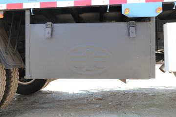 �ൺ��� ��V�п� 2.0�� 220���� 4X2 6.75�������ػ���(���)(����)(CA1168PK15L2E6A80)ͼƬ