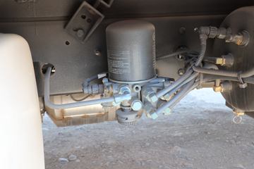 �ൺ��� ��V�п� 2.0�� 220���� 4X2 6.75�������ػ���(���)(����)(CA1168PK15L2E6A80)ͼƬ