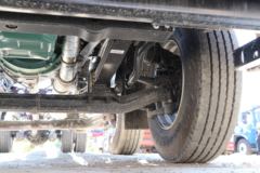 青岛解放 JH6重卡 卓越版 320马力 6X2 9.5米栏板载货车(国六)(CA1250P26K2L7T3E6A80)