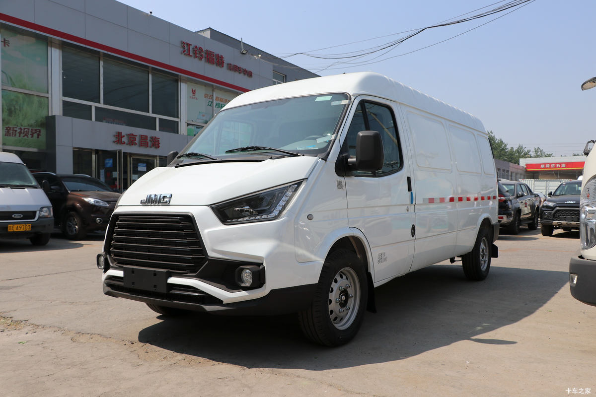 江铃汽车 特顺 空间王金牛款 122马力 3座 2.8T柴油 短轴中高顶封闭货车(国六)