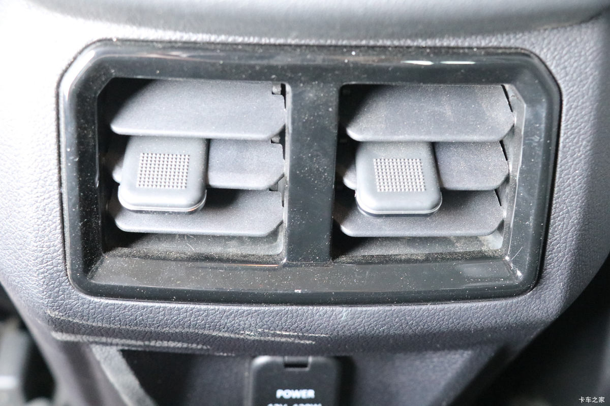 ���� ��9 2019�� ����� 2.0T���� 220���� 8���Զ� ���� ˫��SUV������Ƥ����ʻ��                                               