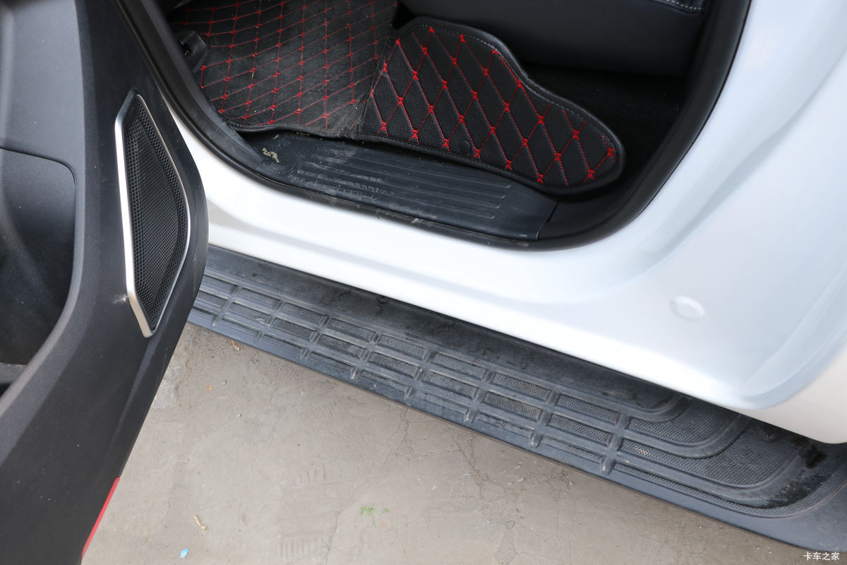 ���� ��9 2019�� ����� 2.0T���� 220���� 8���Զ� ���� ˫��SUV������Ƥ����ʻ��                                               