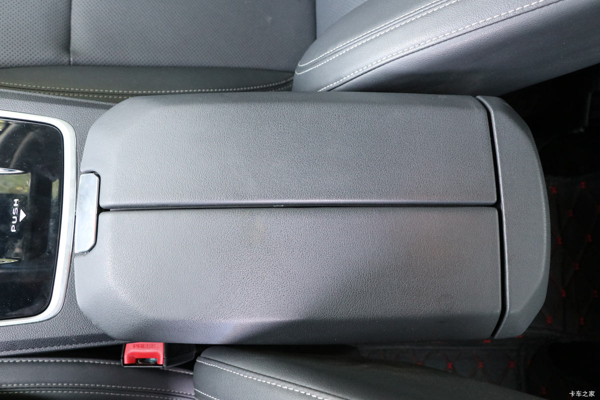 ���� ��9 2019�� ����� 2.0T���� 220���� 8���Զ� ���� ˫��SUV������Ƥ����ʻ��                                               