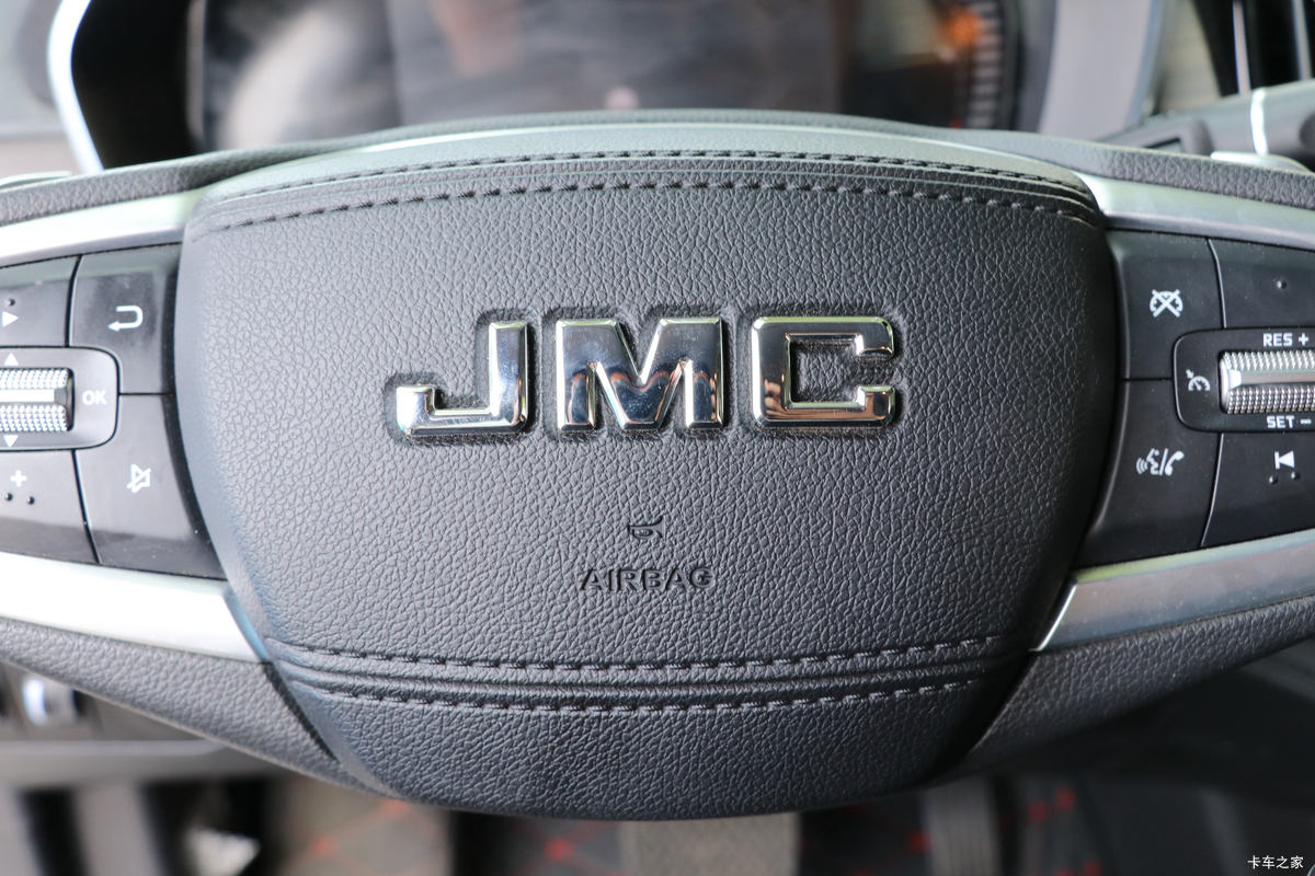 ���� ��9 2019�� ����� 2.0T���� 220���� 8���Զ� ���� ˫��SUV������Ƥ����ʻ��                                               