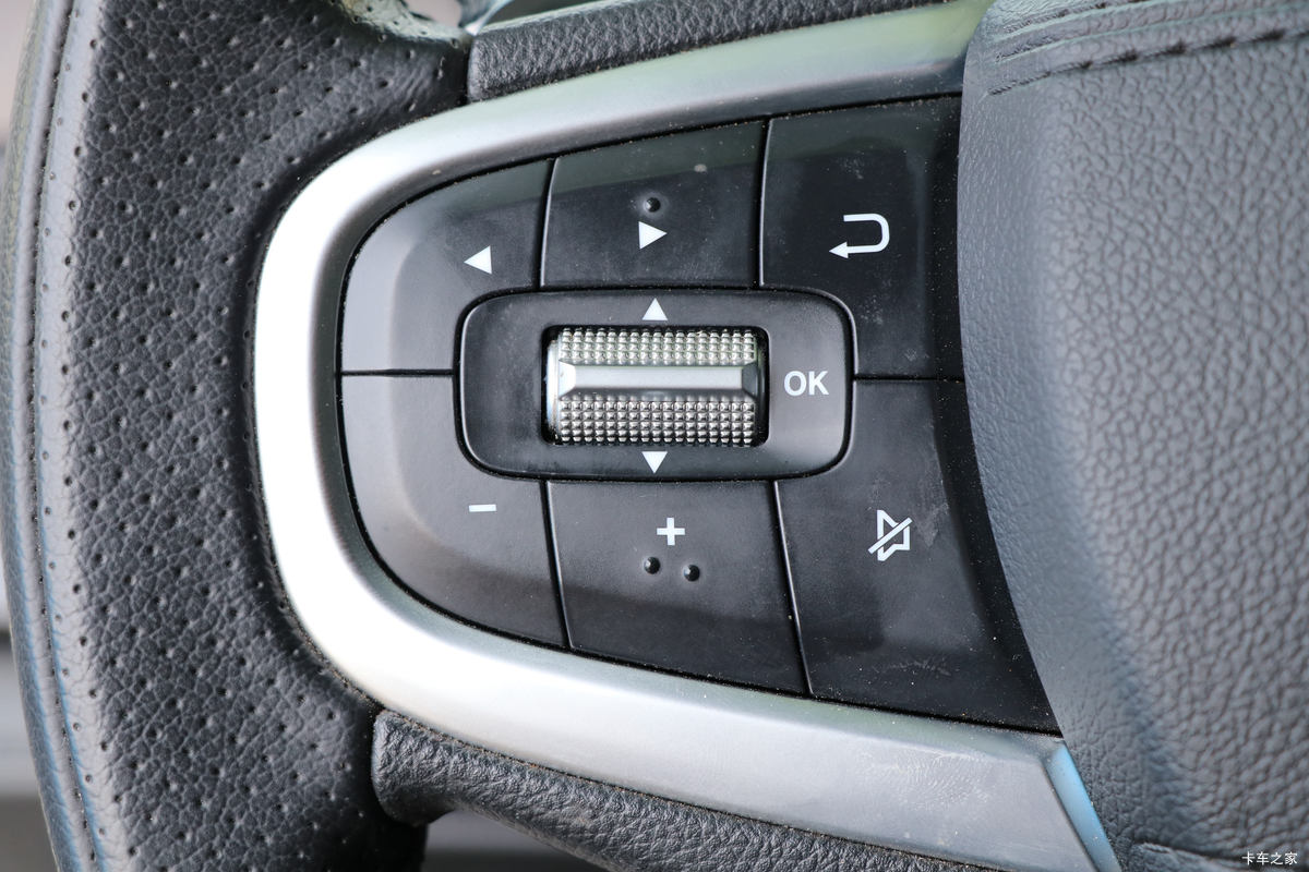 ���� ��9 2019�� ����� 2.0T���� 220���� 8���Զ� ���� ˫��SUV������Ƥ����ʻ��                                               