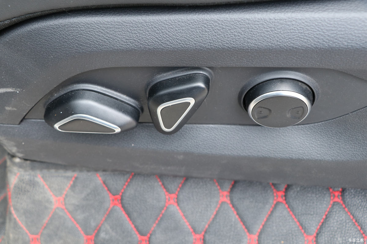 ���� ��9 2019�� ����� 2.0T���� 220���� 8���Զ� ���� ˫��SUV������Ƥ����ʻ��                                               