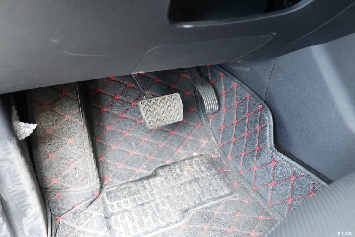 ���� ��9 2019�� ����� 2.0T���� 220���� 8���Զ� ���� ˫��SUV������Ƥ����ʻ��                                               