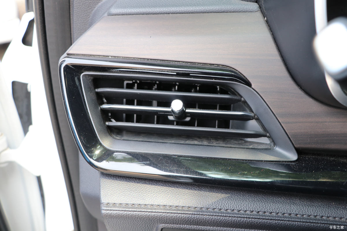 ���� ��9 2019�� ����� 2.0T���� 220���� 8���Զ� ���� ˫��SUV������Ƥ����ʻ��                                               