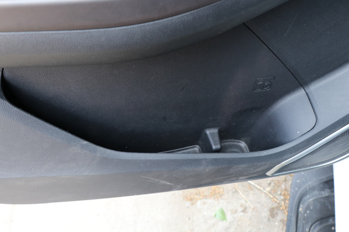 ���� ��9 2019�� ����� 2.0T���� 220���� 8���Զ� ���� ˫��SUV������Ƥ����ʻ��                                               