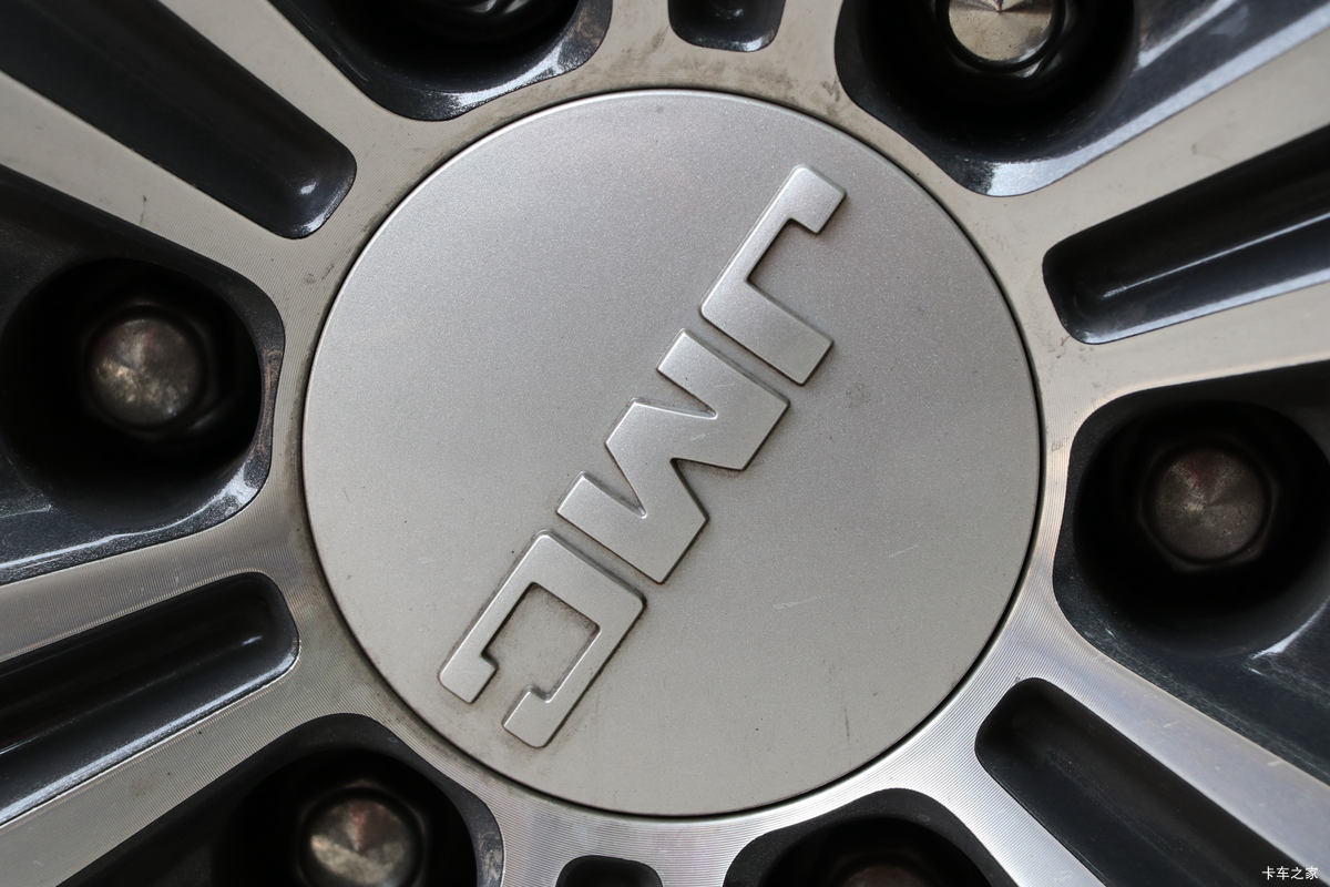 ���� ��9 2019�� ����� 2.0T���� 220���� 8���Զ� ���� ˫��SUV������Ƥ������                                                