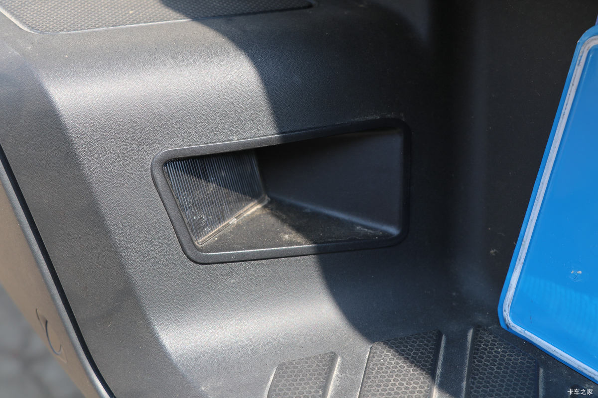 ���� ��9 2019�� ����� 2.0T���� 220���� 8���Զ� ���� ˫��SUV������Ƥ����װ                                                