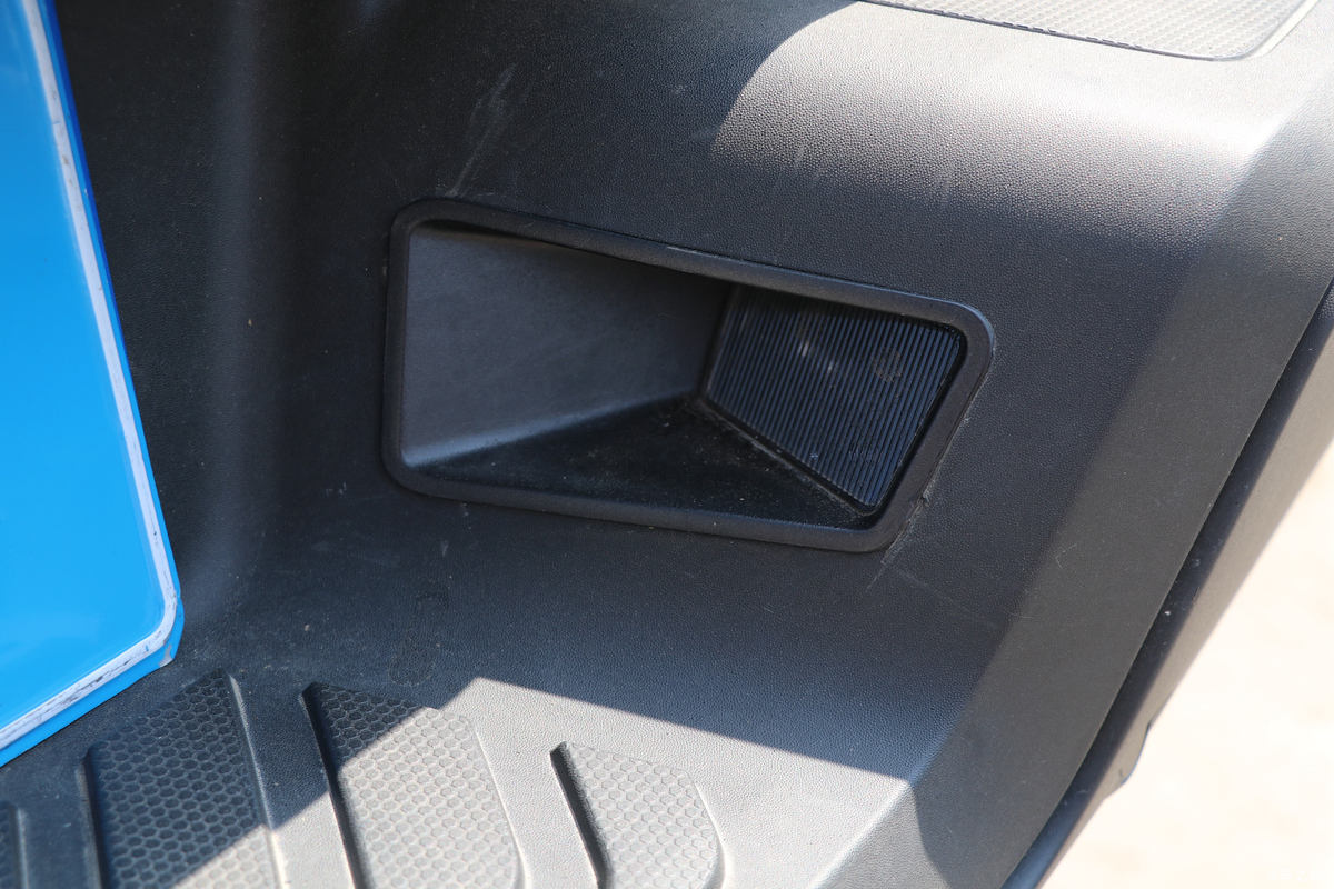 ���� ��9 2019�� ����� 2.0T���� 220���� 8���Զ� ���� ˫��SUV������Ƥ����װ                                                