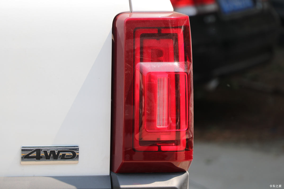 ���� ��9 2019�� ����� 2.0T���� 220���� 8���Զ� ���� ˫��SUV������Ƥ����װ                                                