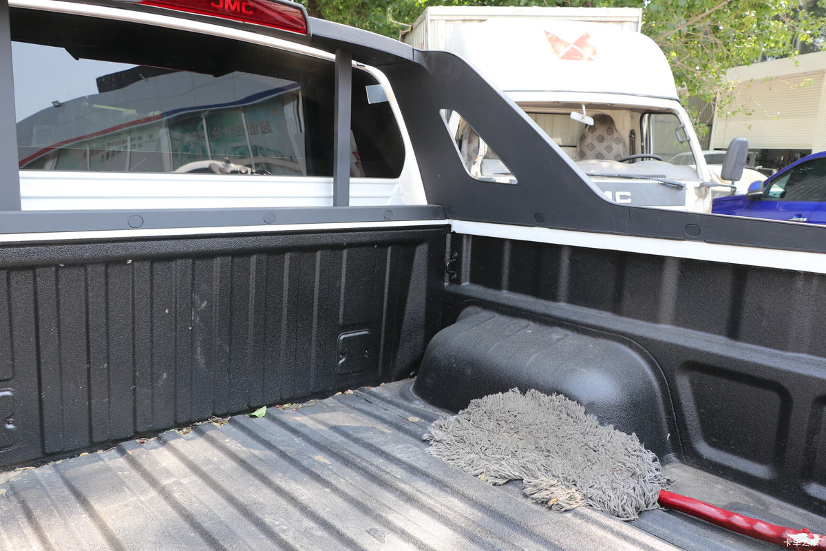 ���� ��9 2019�� ����� 2.0T���� 220���� 8���Զ� ���� ˫��SUV������Ƥ����װ                                                