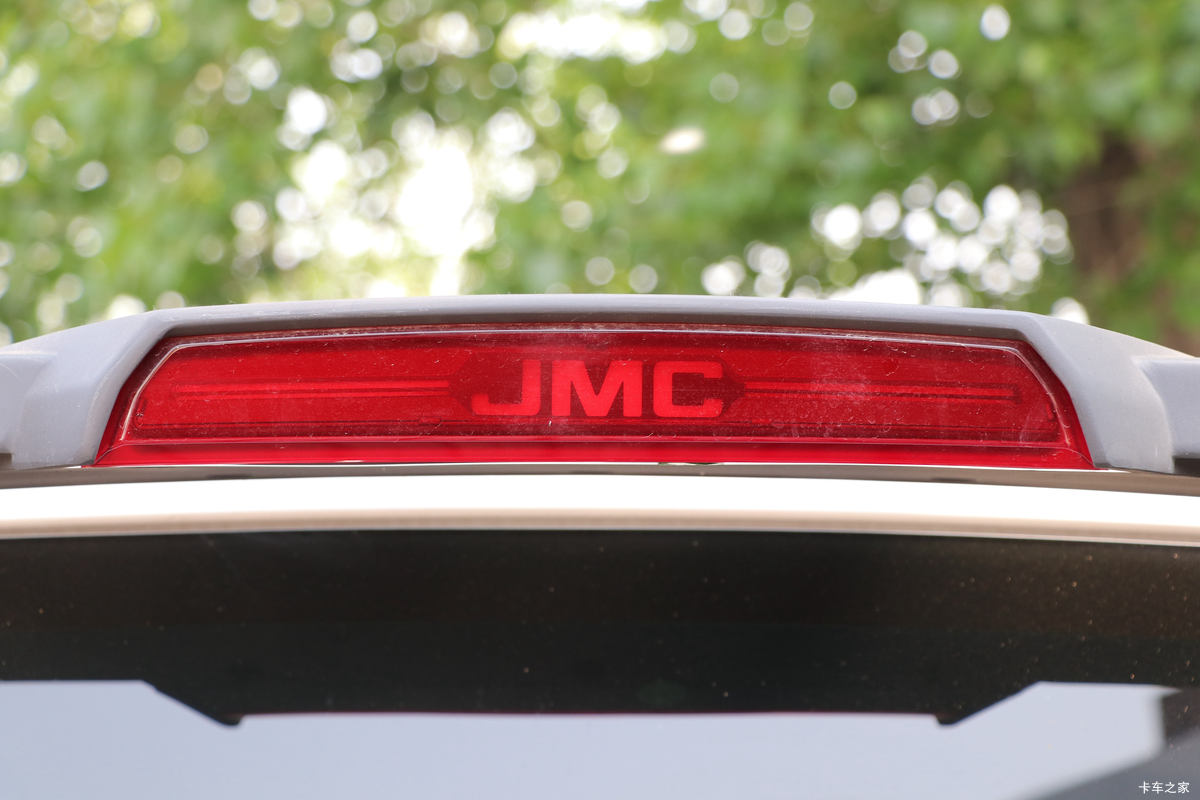 ���� ��9 2019�� ����� 2.0T���� 220���� 8���Զ� ���� ˫��SUV������Ƥ����װ                                                