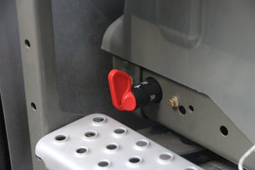 �й����� �ǵ¿�SITRAK G7�ؿ� ���˰� 460���� 6X4ǣ����ͼƬ