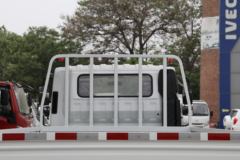 跃进 超越C300-33 舒适版 120马力 4.2米单排栏板轻卡(SH1042ZFDCMZ4)