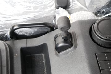 �������ó� ���KR 245���� 6X2 8.6����ʽ�ػ���(DFH5250XXYBXV)ͼƬ