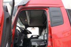 东风商用车 天锦KR 245马力 6X2 8.6米厢式载货车(DFH5250XXYBXV)