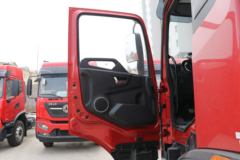 东风商用车 天锦KR 245马力 6X2 8.6米厢式载货车(DFH5250XXYBXV)