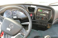 东风华神 F5 270马力 6X4 随车吊(EQ5250JSQL)