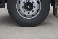 福田 欧航R系 210马力 4X2 6.8米载货车底盘(BJ1186VKPFK-A1)