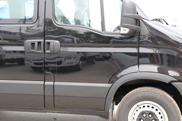 �Ͼ���ά�� ŷʤ 122���� 2.3T�ֶ� 5�� �Ͷ�����;���ó�ͼƬ