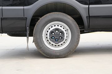 �Ͼ���ά�� ŷʤ 122���� 2.3T�ֶ� 5�� �Ͷ�����;���ó�ͼƬ