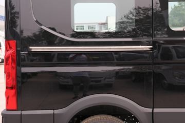 �Ͼ���ά�� ŷʤ 122���� 2.3T�ֶ� 5�� �Ͷ�����;���ó�ͼƬ