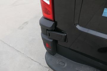 �Ͼ���ά�� ŷʤ 122���� 2.3T�ֶ� 5�� �Ͷ�����;���ó�ͼƬ