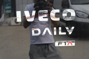 �Ͼ���ά�� ŷʤ 122���� 2.3T�ֶ� 5�� �Ͷ�����;���ó�ͼƬ