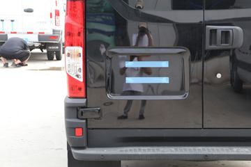 �Ͼ���ά�� ŷʤ 122���� 2.3T�ֶ� 5�� �Ͷ�����;���ó�ͼƬ